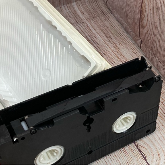 Disney’s Winnie The Pooh VHS Commemorative Edition 7074 Vintage - Picture 12 of 12